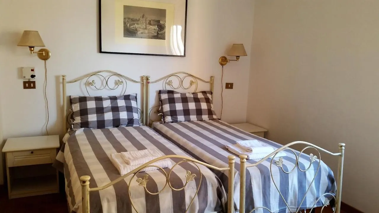 Vatican Suites Happy Holidays Rome 2*,  Italy